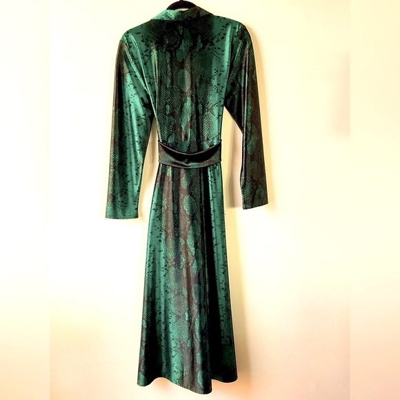 NWOT Gorgeous jewel tone old Hollywood style robe - Picture 2 of 6